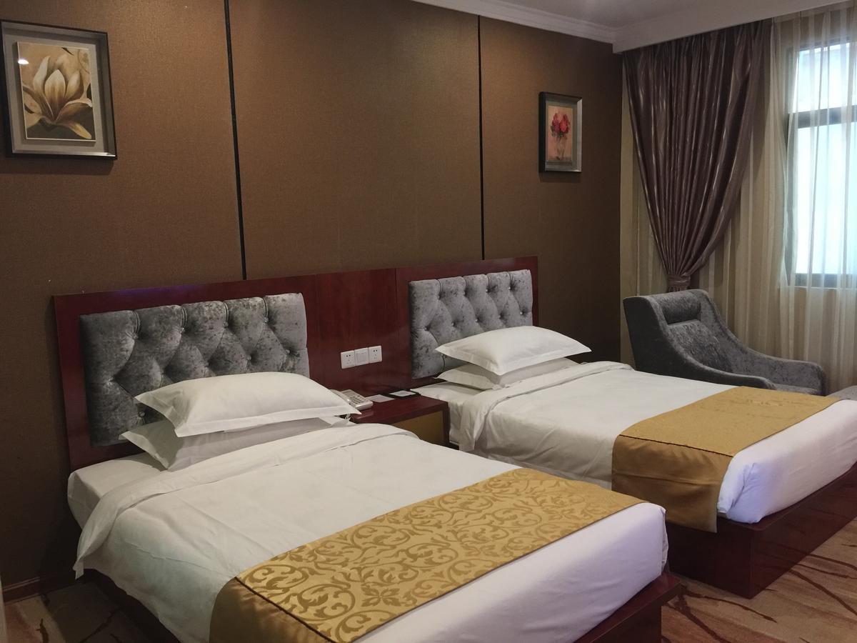 Apollo Hotel Yangon Exterior photo