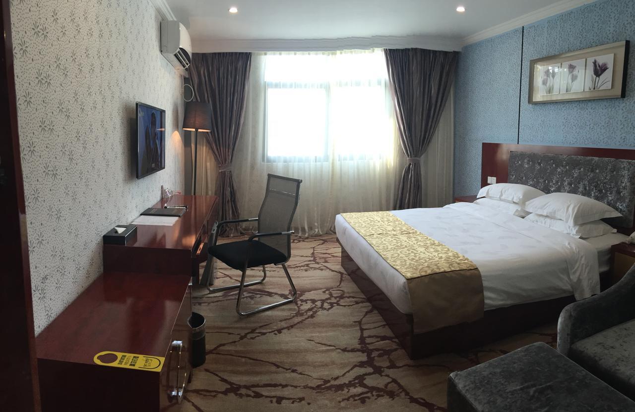 Apollo Hotel Yangon Exterior photo